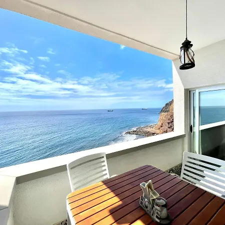 Luxury Apartment Overlooking Atlantic Ocean, Wifi * San Andrés