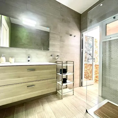 Apartament Luxury Apartment Overlooking Atlantic Ocean, Wifi *