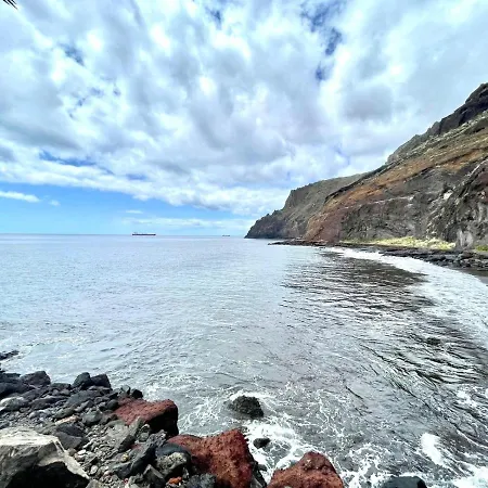 Luxury Apartment Overlooking Atlantic Ocean, Wifi